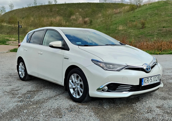 Toyota Auris cena 59900 przebieg: 130000, rok produkcji 2015 z Jaworzno małe 277